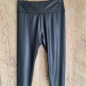 Faux Leather leggings
Wild Fable Brand
Size small